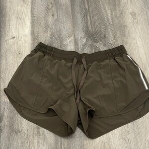 lululemon - Hotty Hot 4” LR Short